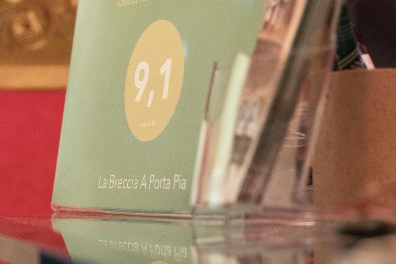 ローマ ラ ブレッチャ ア ポルタ ピア Bed & Breakfast エクステリア 写真