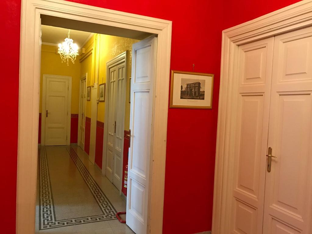 ローマ ラ ブレッチャ ア ポルタ ピア Bed & Breakfast エクステリア 写真